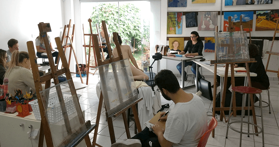 curso desenho em atelier modelo vivo aula com cavaletes