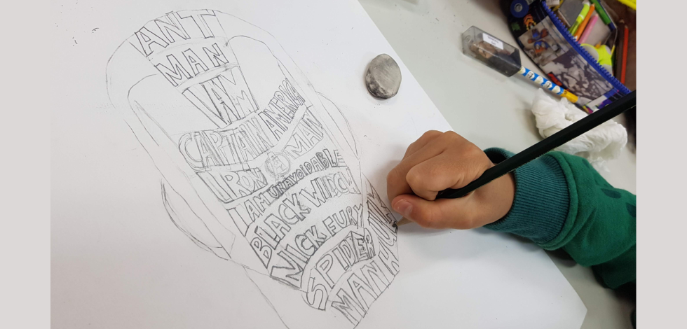 Aluno em aula – Arte para Crianças